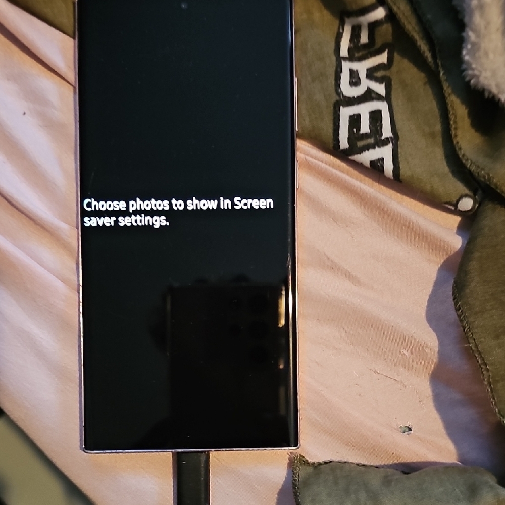 Samsung Purple and Black Camera with Advanced Photo Features